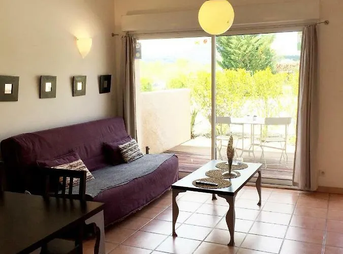 De La Condamine Apartament *